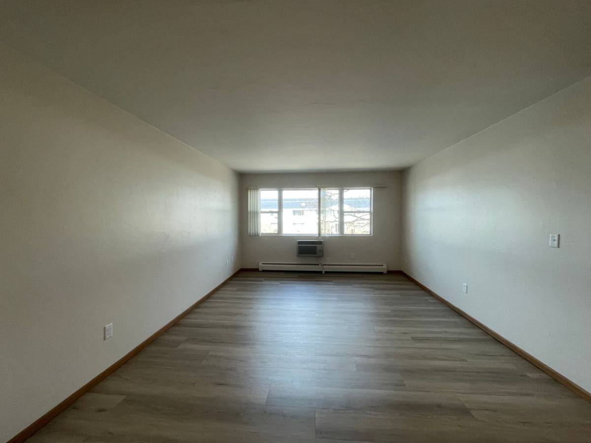 Apartment for rent at 125 S Platten St, Green Bay, WI 54303