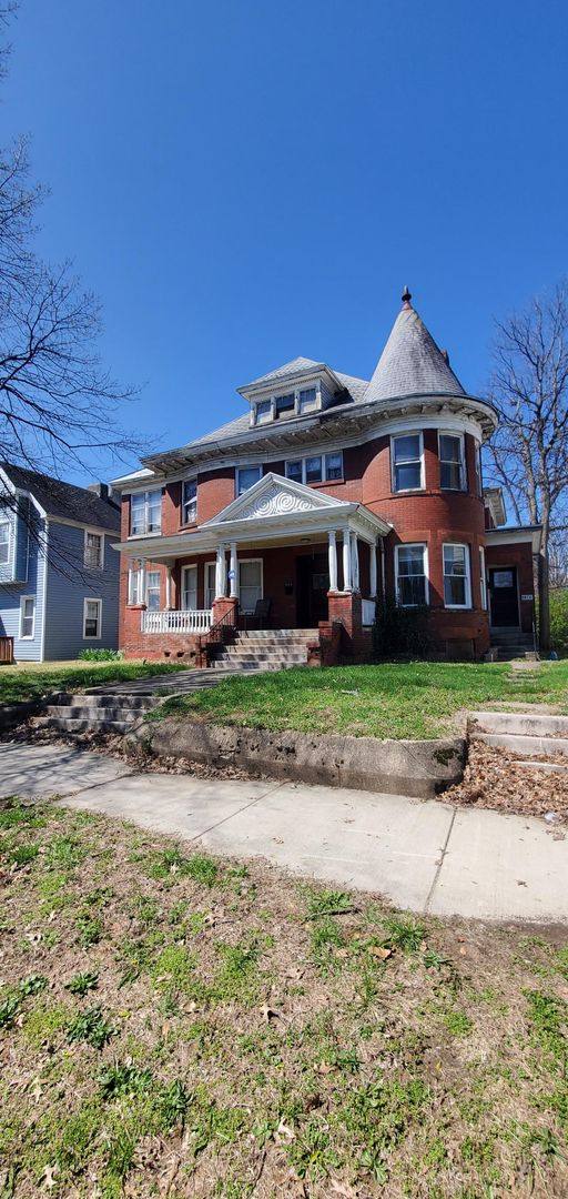 Apartment for rent at 511 S Center, Terre Haute, IN 47807