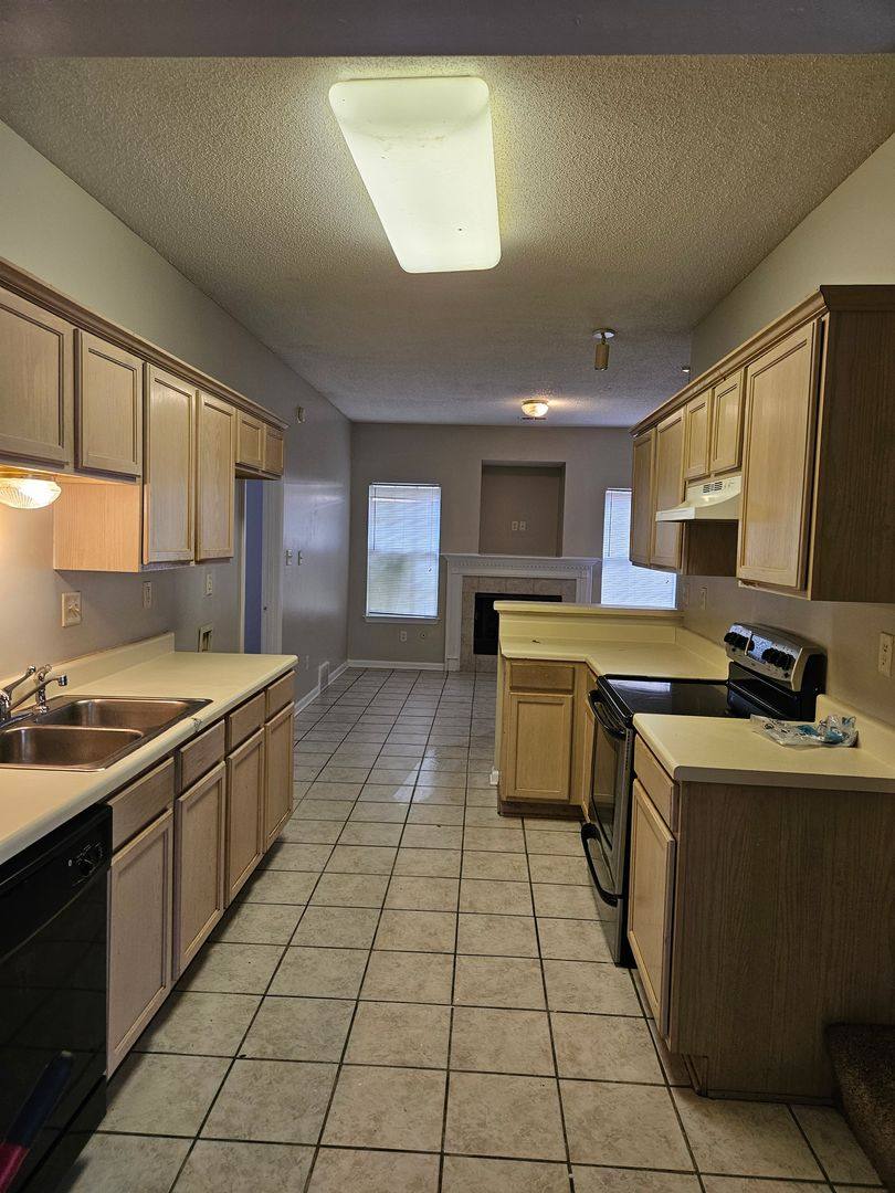 House for rent at 7720 Wolf Hollow Dr, Memphis, TN 38133