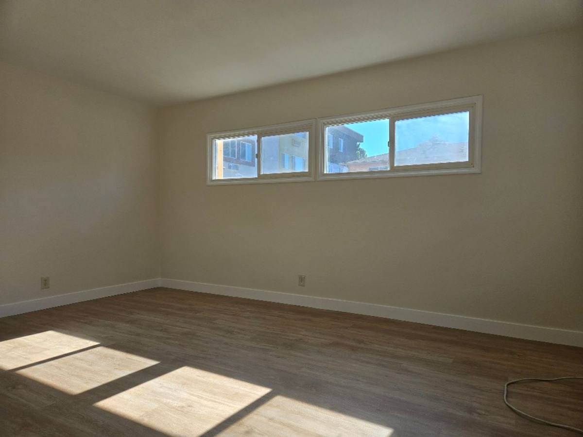 Apartment for rent at 15904 Sherman Way, Van Nuys, CA 91406