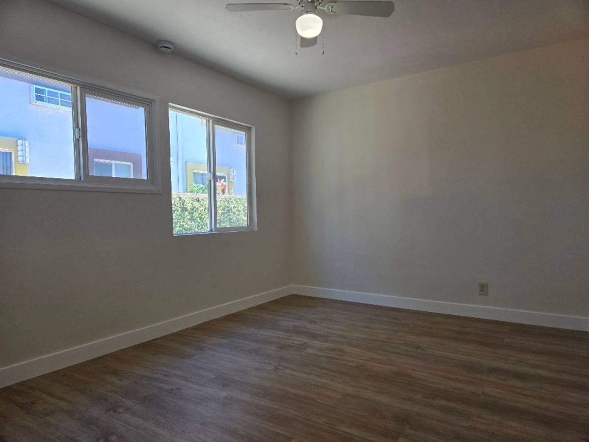 Apartment for rent at 15904 Sherman Way, Van Nuys, CA 91406