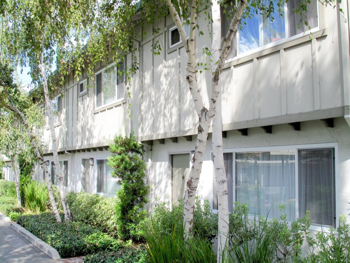 Townhouse for rent at 1674 Hollenbeck Ave, Sunnyvale, CA 94087