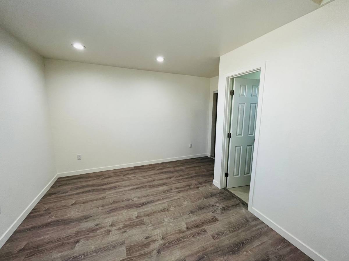 Apartment for rent at 207 W Main St, Barstow, CA 92311