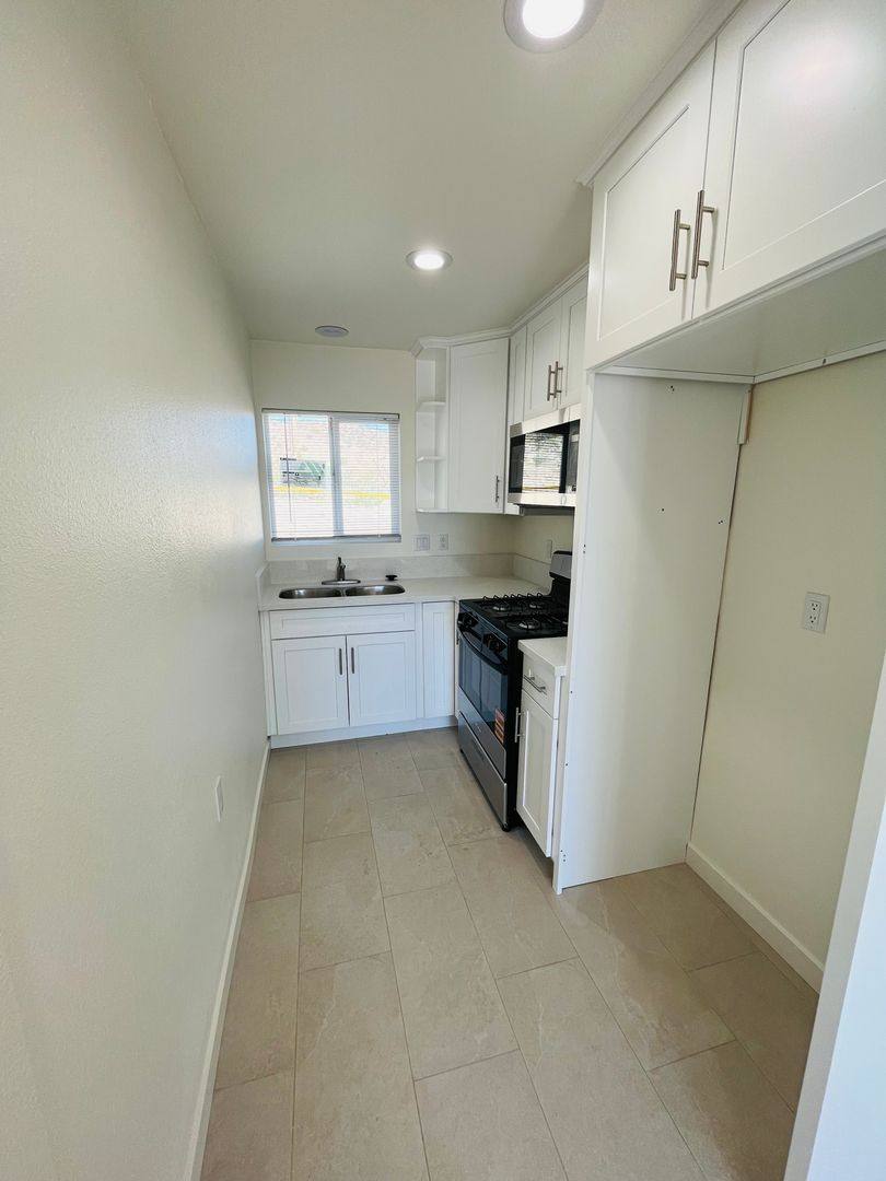 Apartment for rent at 207 W Main St, Barstow, CA 92311