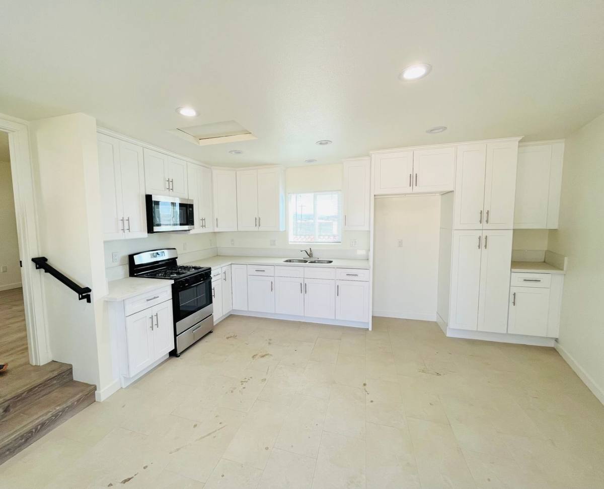 Apartment for rent at 207 W Main St, Barstow, CA 92311