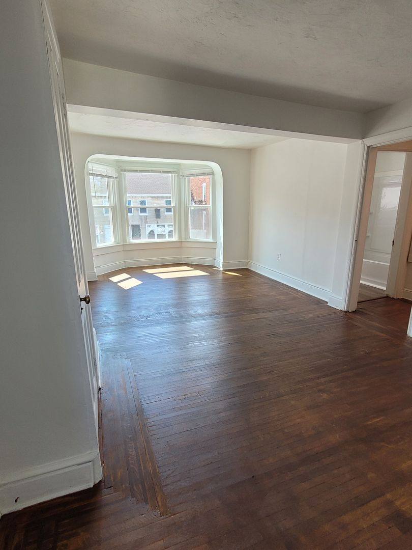 Apartment for rent at 565 W Market St, York, PA 17401