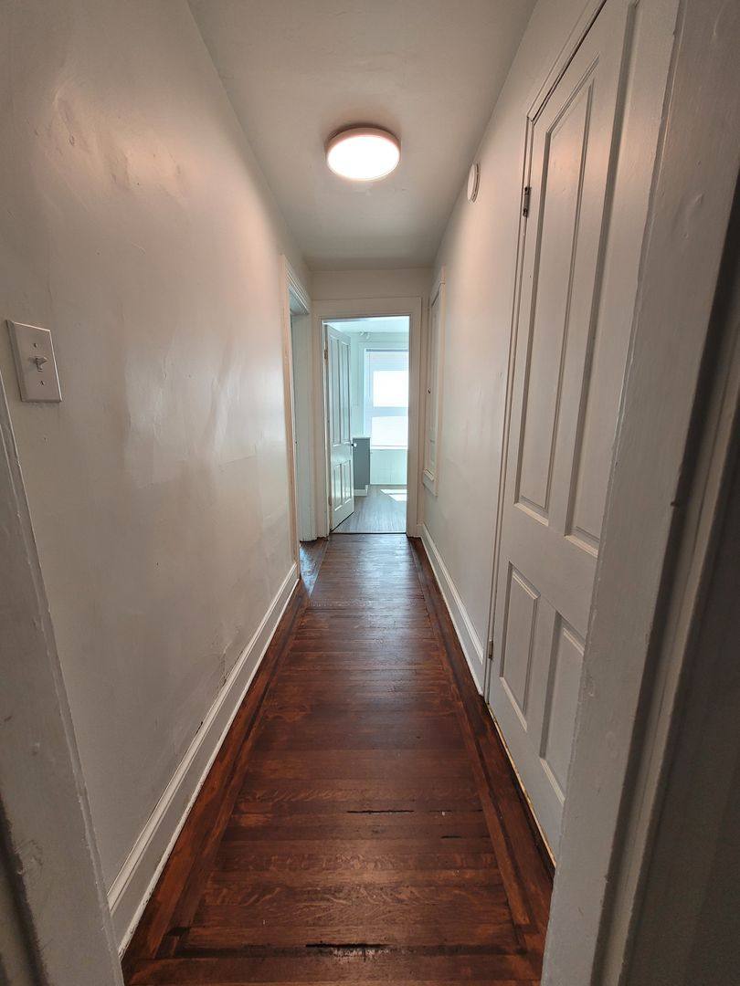 Apartment for rent at 565 W Market St, York, PA 17401