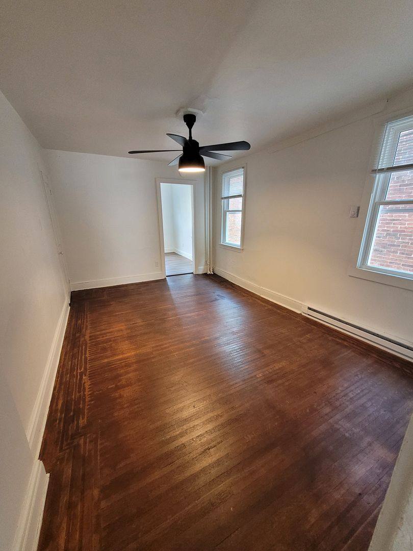 Apartment for rent at 565 W Market St, York, PA 17401