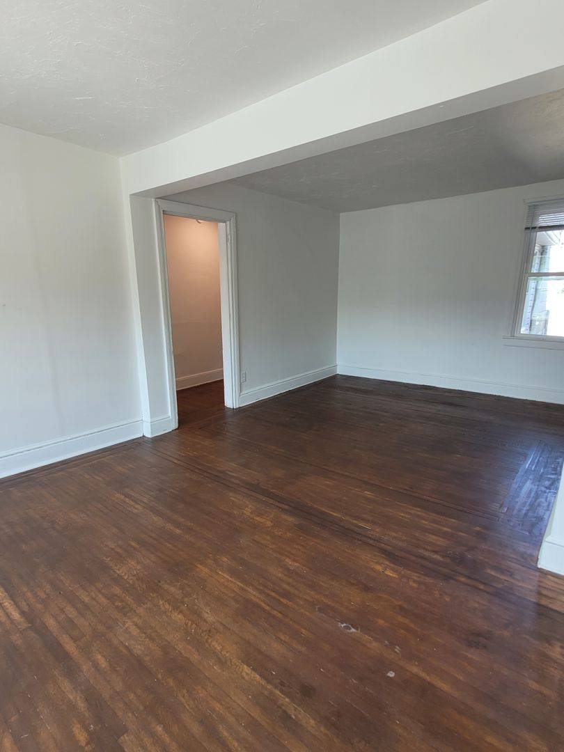 Apartment for rent at 565 W Market St, York, PA 17401