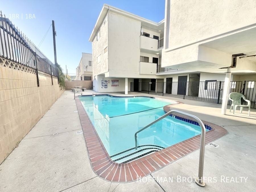 Apartment for rent at 5226 Lexington Ave #15, Los Angeles, CA 90029