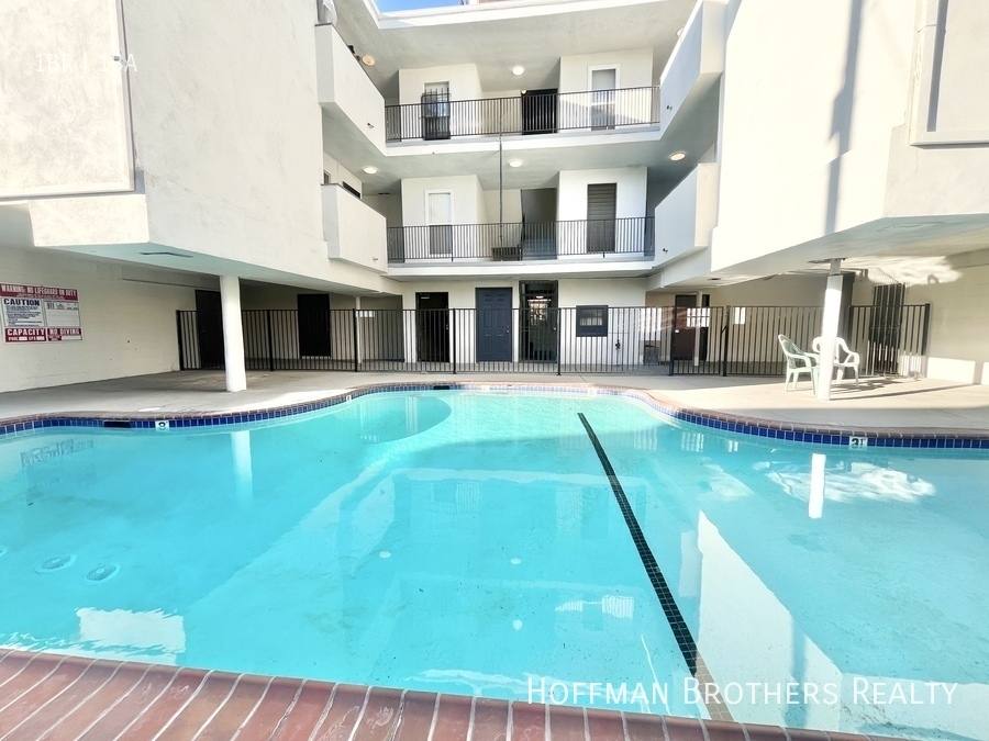 Apartment for rent at 5226 Lexington Ave #15, Los Angeles, CA 90029