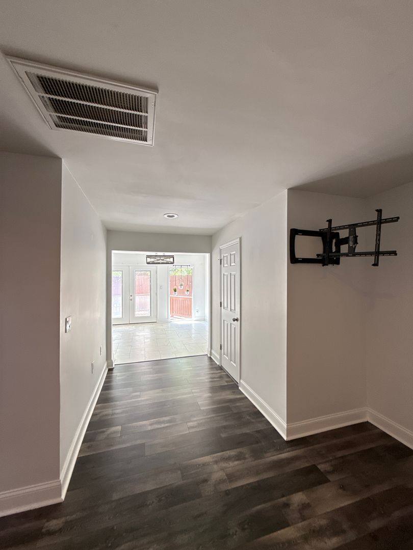 House for rent at 6814 Pence Rd, Charlotte, NC 28215