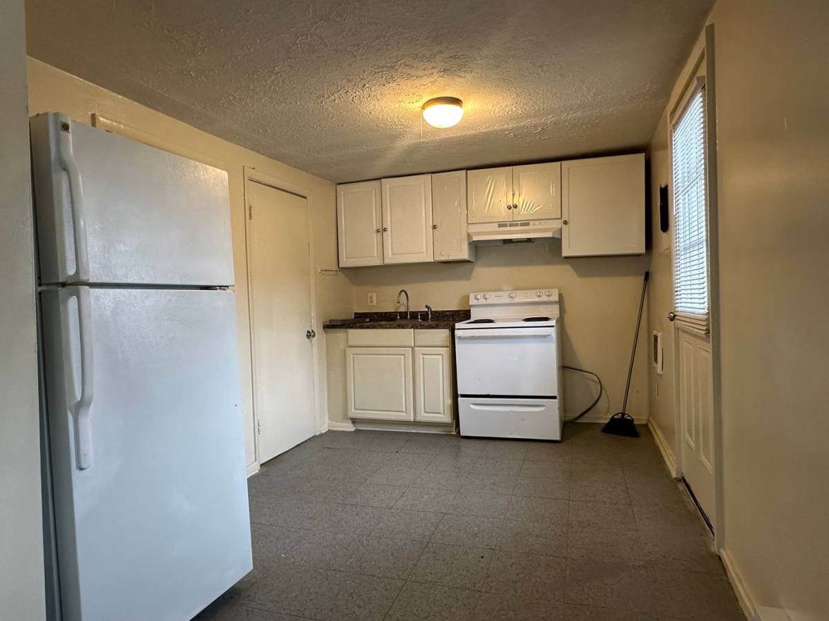 Apartment for rent at 434 N Kent St, Winchester, VA 22601