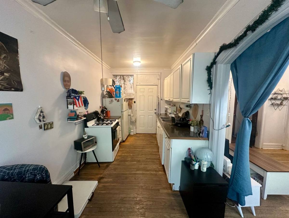 Apartment for rent at 4824 W Addison St, Chicago, IL 60641