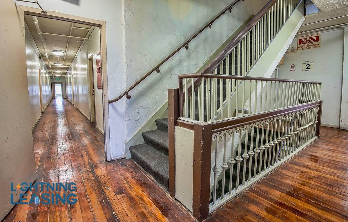 Apartment for rent at 1518 1 2 S Wilton Place #415, Los Angeles, CA 90019