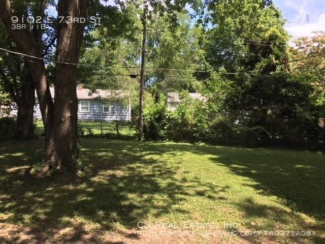 House for rent at 9102 E 73rd St, Kansas City, MO 64133