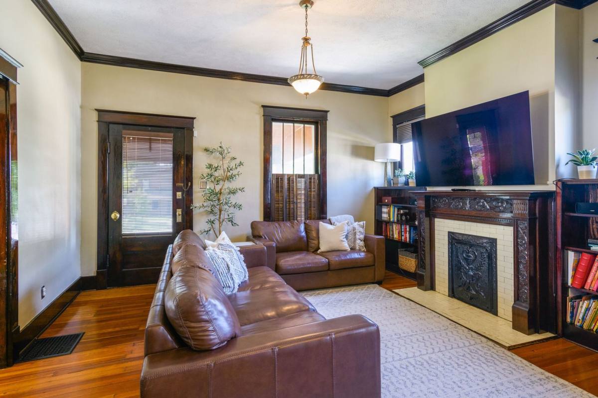 House for rent at 801 Shelby Ave, Nashville, TN 37206