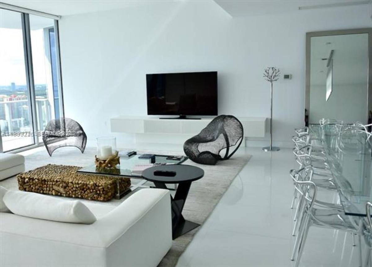 Apartment for rent at 17475 Collins Ave, North Miami Beach, FL 33160