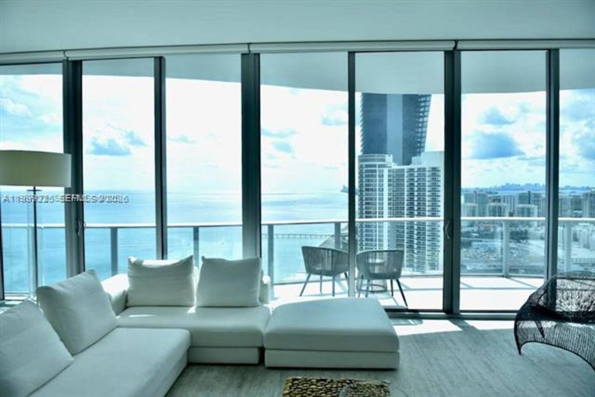 Apartment for rent at 17475 Collins Ave, North Miami Beach, FL 33160