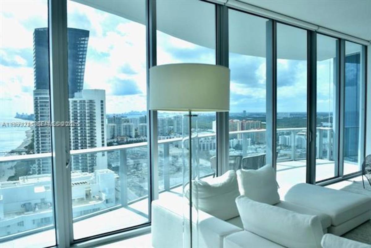Apartment for rent at 17475 Collins Ave, North Miami Beach, FL 33160