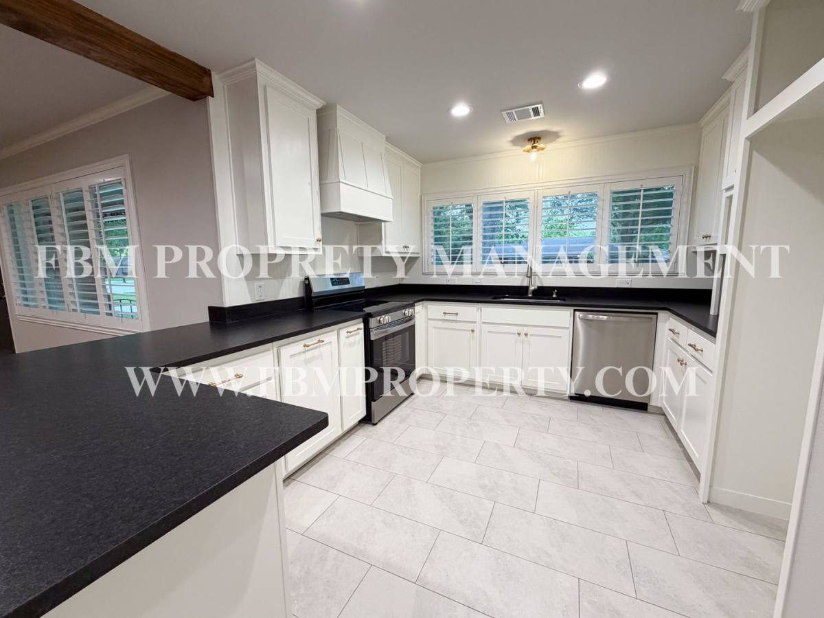 House for rent at 113 Monticello Dr, Waxahachie, TX 75165