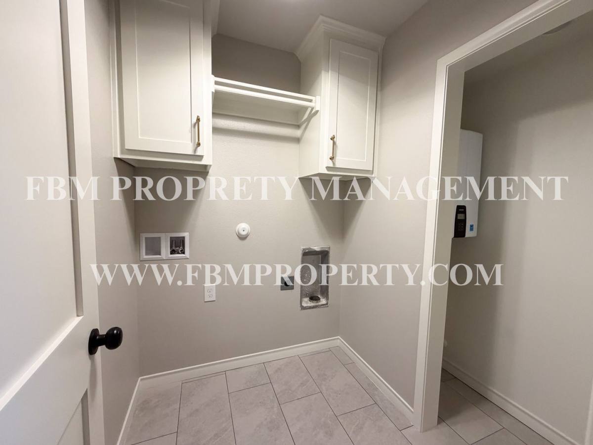 House for rent at 113 Monticello Dr, Waxahachie, TX 75165