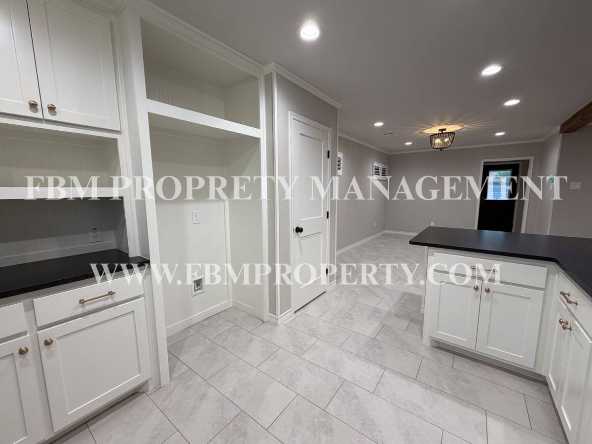House for rent at 113 Monticello Dr, Waxahachie, TX 75165