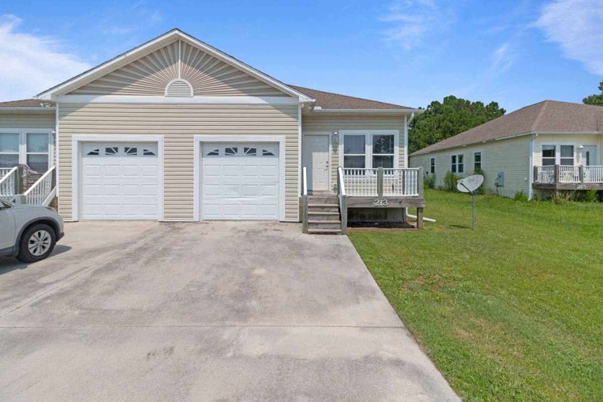 Apartment for rent at 211 213 Lloyd St, Holly Ridge, NC 28445