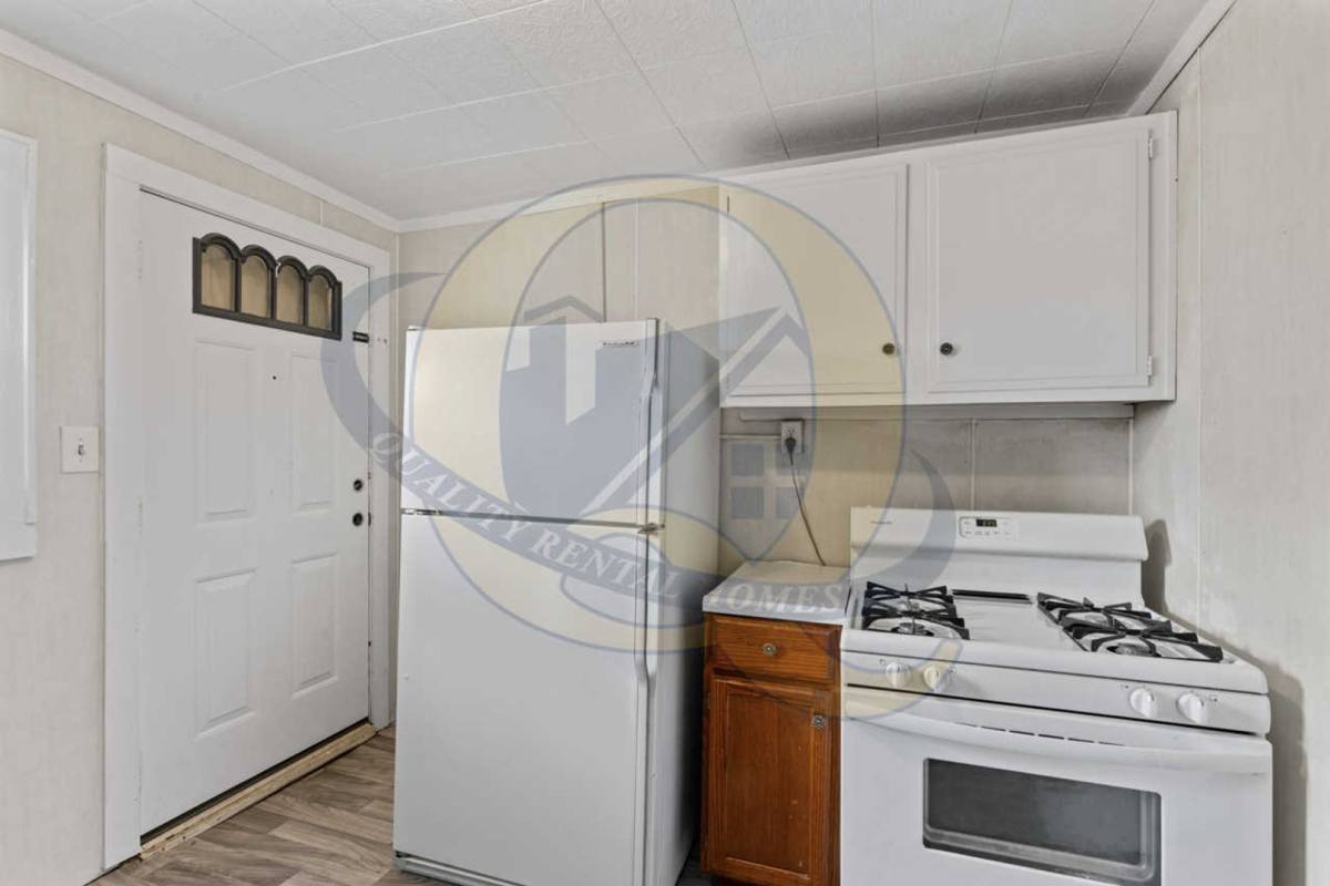 Apartment for rent at 829 Clinton St, Flint, MI 48507