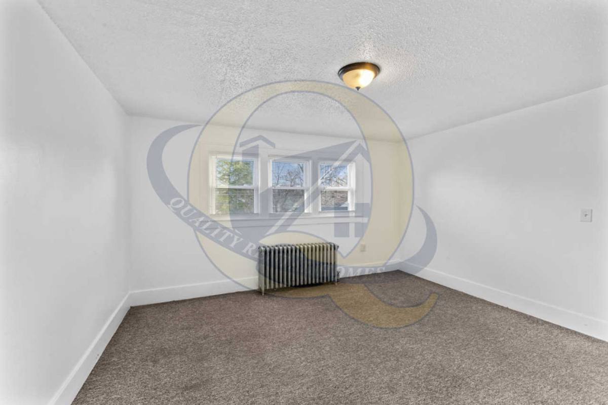 Apartment for rent at 829 Clinton St, Flint, MI 48507