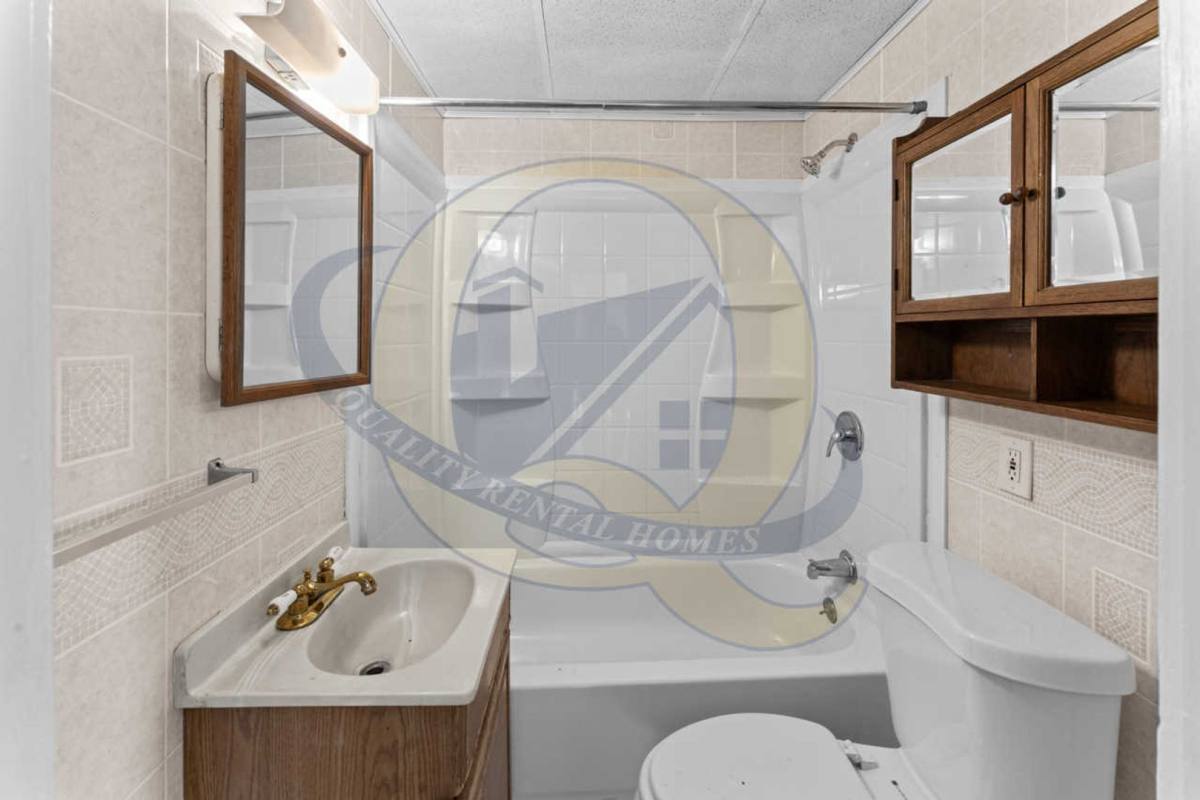Apartment for rent at 829 Clinton St, Flint, MI 48507