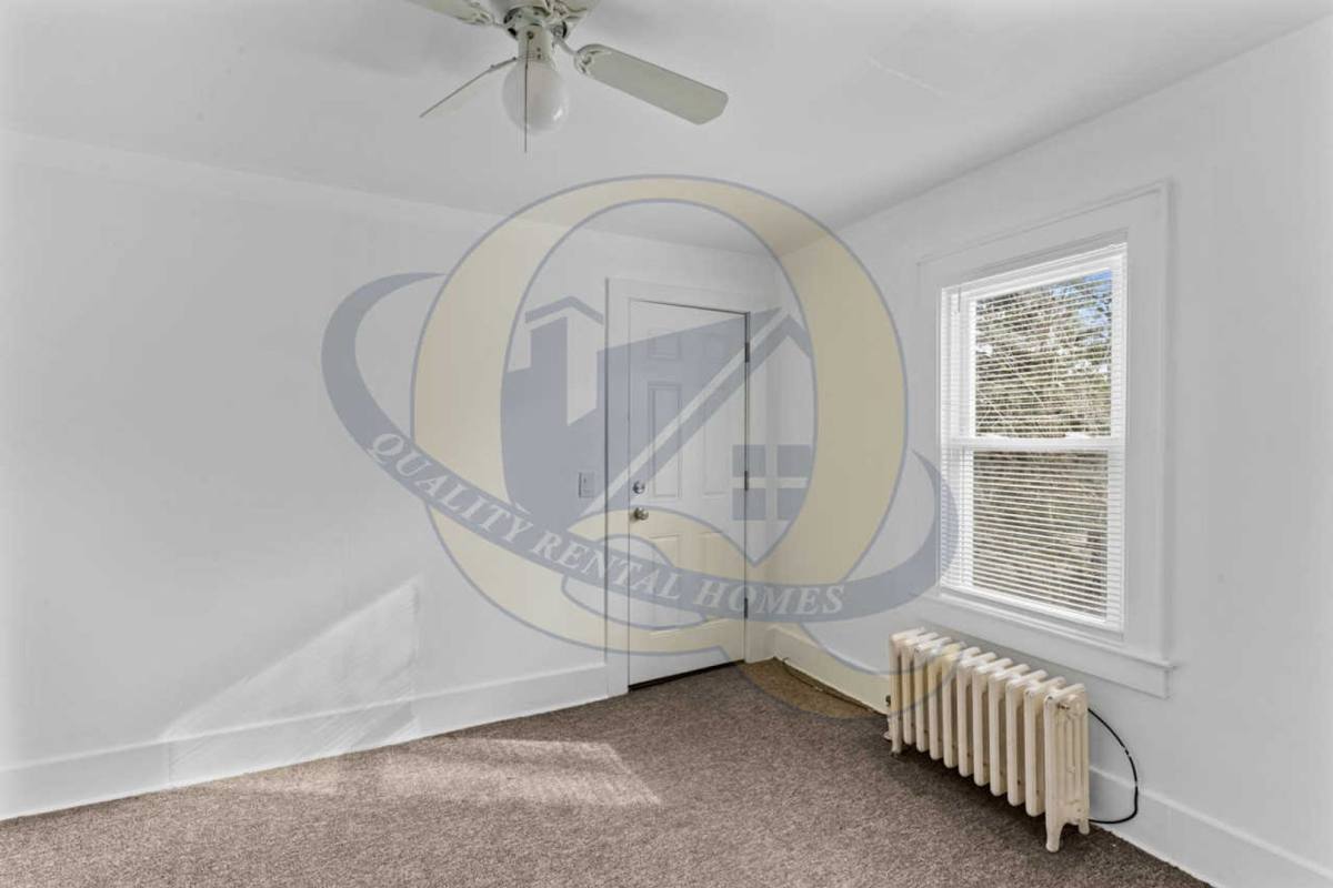 Apartment for rent at 829 Clinton St, Flint, MI 48507
