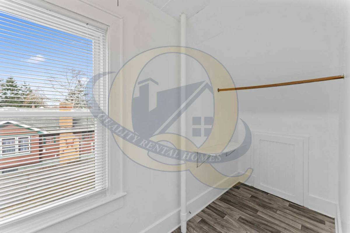 Apartment for rent at 829 Clinton St, Flint, MI 48507
