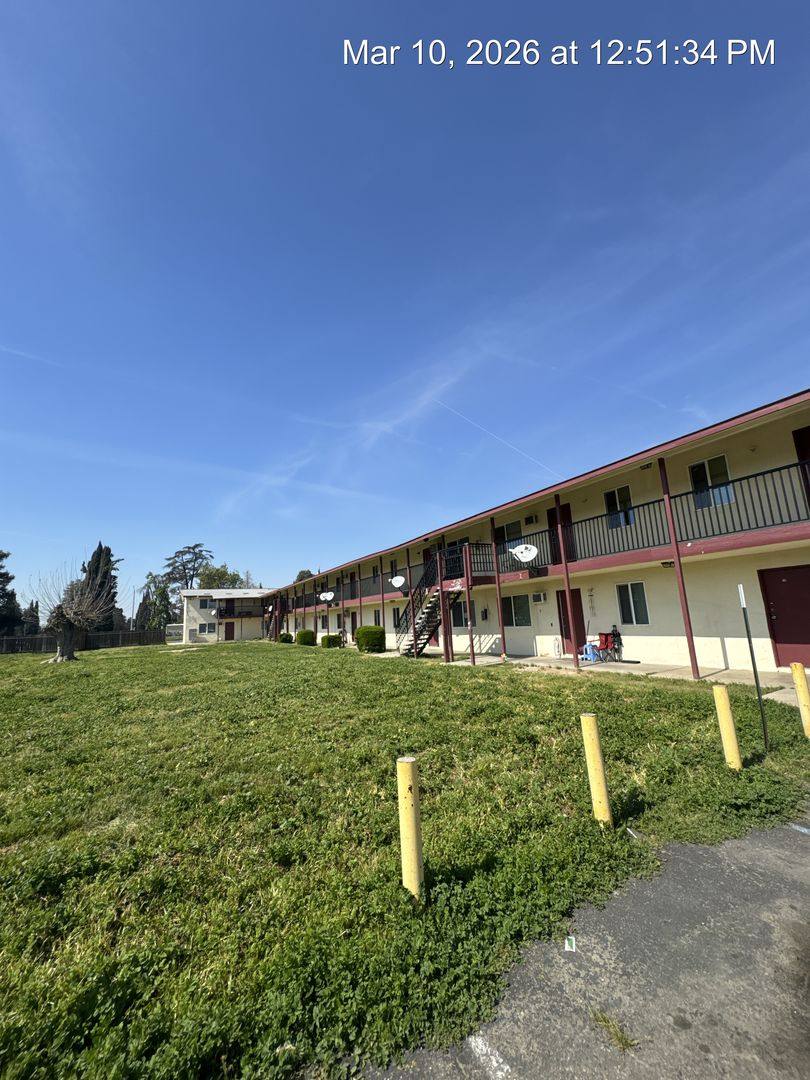 Apartment for rent at 340-352 S Blackstone St, Tulare, CA 93274
