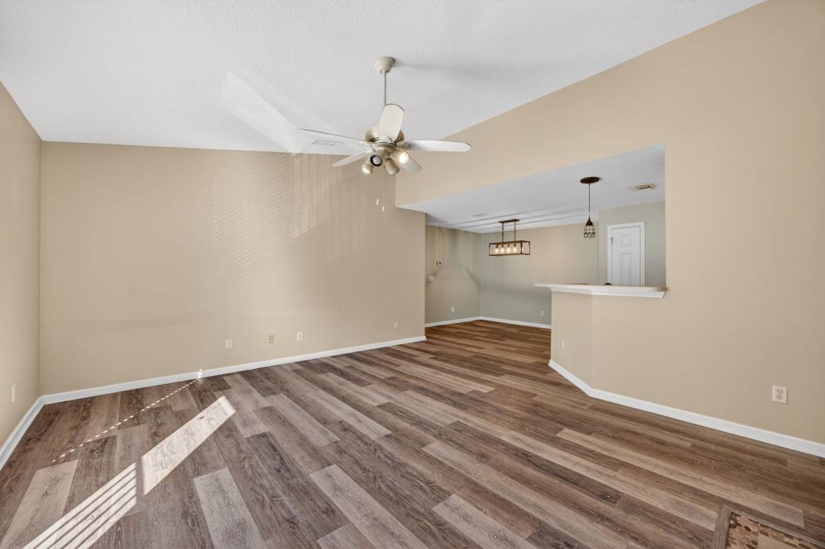 Condo for rent at 13727 Richmond Park Dr, Jacksonville, FL 32224