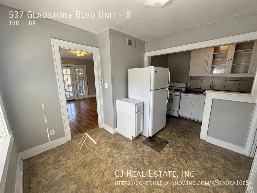 Apartment for rent at 537 Gladstone Blvd #8, Kansas City, MO 64124