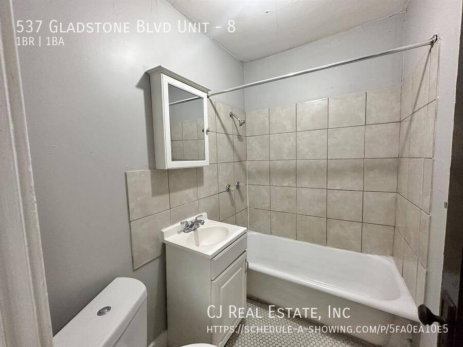 Apartment for rent at 537 Gladstone Blvd #8, Kansas City, MO 64124