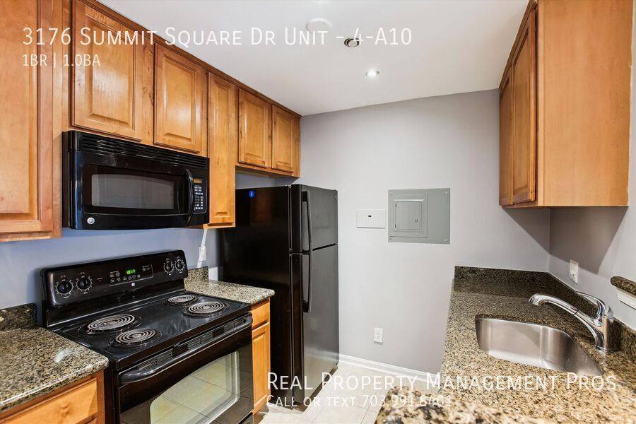 Condo for rent at 3176 Summit Square Dr #4-A10, Oakton, VA 22124