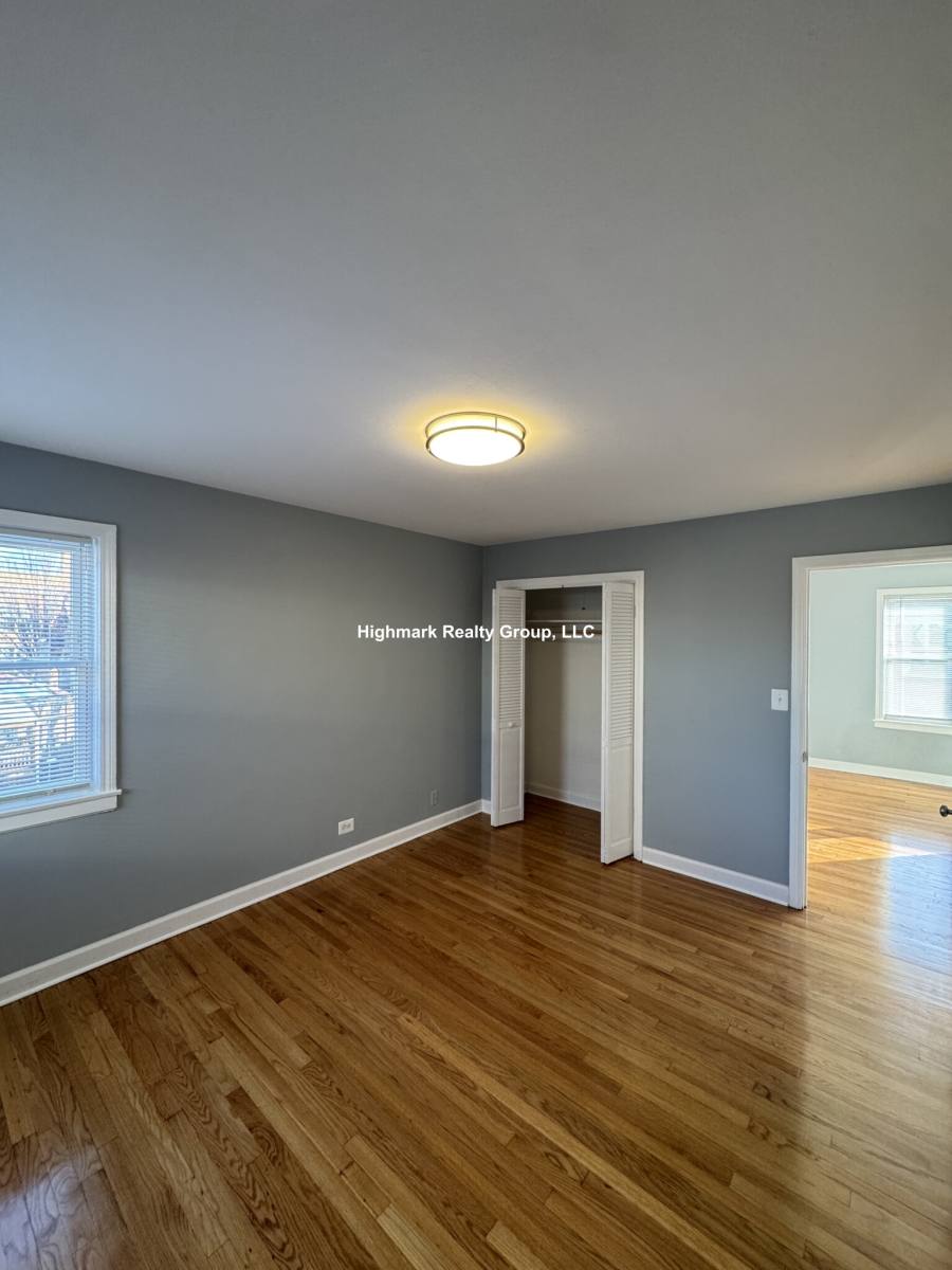 Apartment for rent at 2752 W N Shore Ave, Chicago, IL 60645