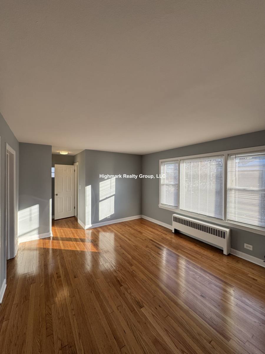 Apartment for rent at 2752 W N Shore Ave, Chicago, IL 60645