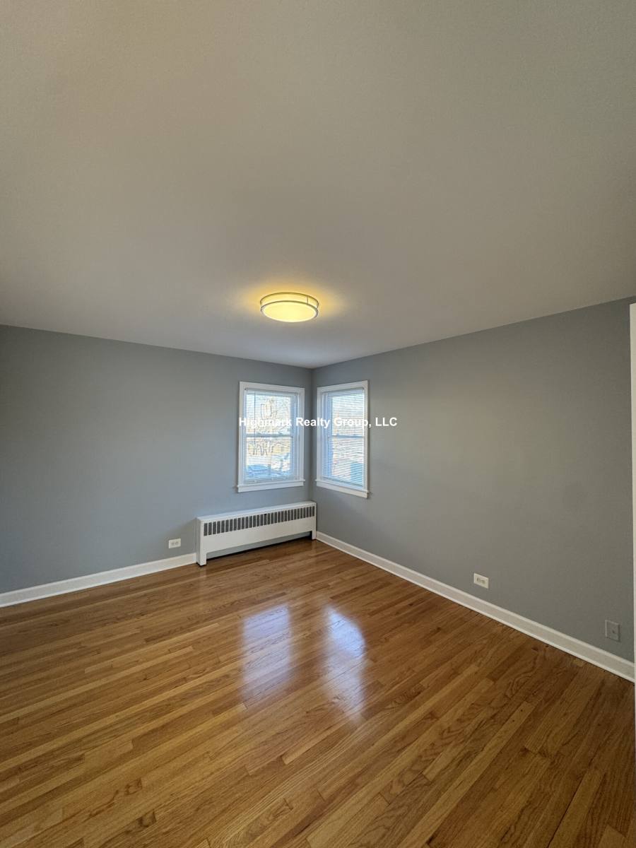 Apartment for rent at 2752 W N Shore Ave, Chicago, IL 60645