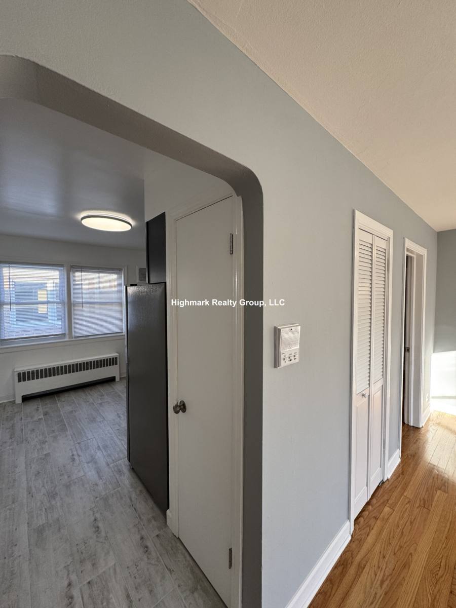 Apartment for rent at 2752 W N Shore Ave, Chicago, IL 60645