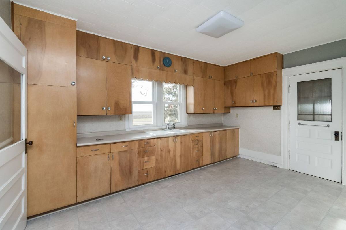 House for rent at 1667 W Ave, Ames, IA 50014