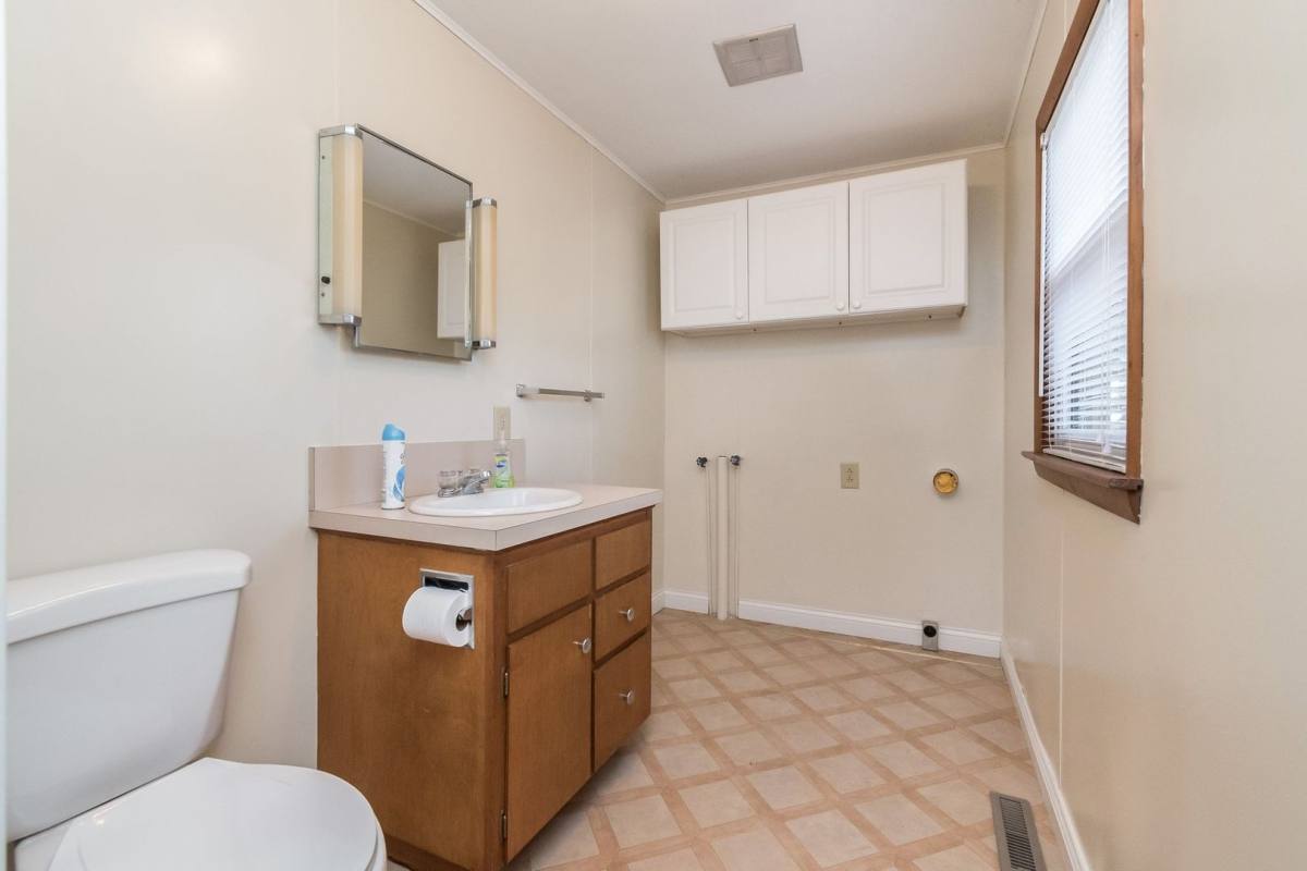 House for rent at 1667 W Ave, Ames, IA 50014