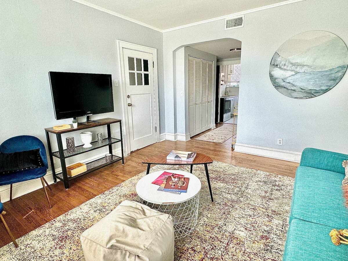 Apartment for rent at 4932 Lindenwood Ave, Saint Louis, MO 63109