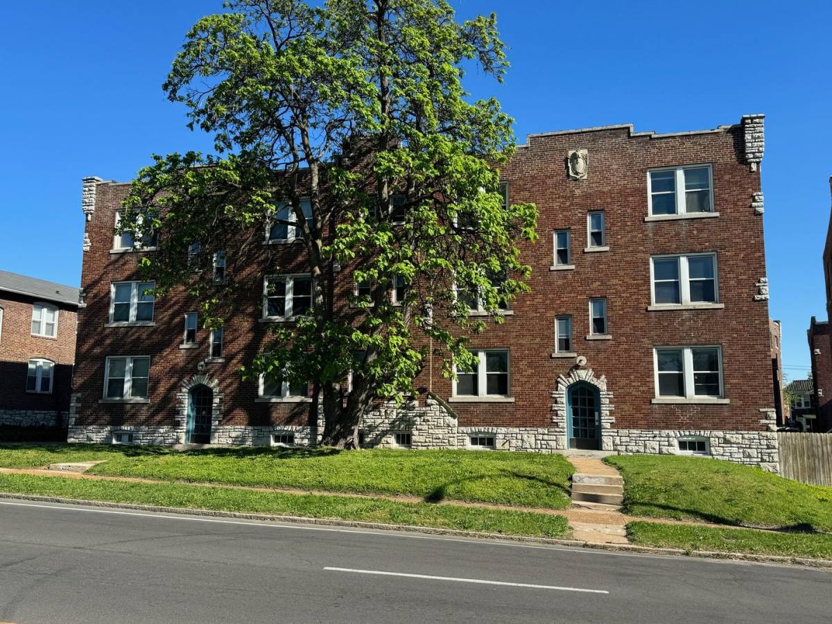 Apartment for rent at 4932 Lindenwood Ave, Saint Louis, MO 63109