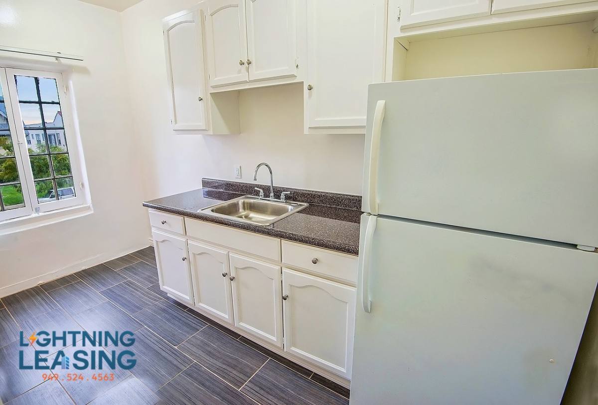 Apartment for rent at 1517 1 2 S Wilton Place #108D, Los Angeles, CA 90019