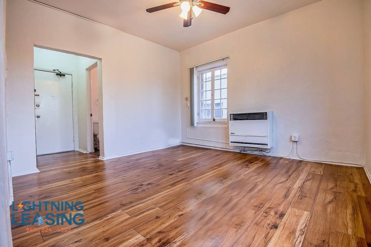 Apartment for rent at 1517 1 2 S Wilton Place #108D, Los Angeles, CA 90019