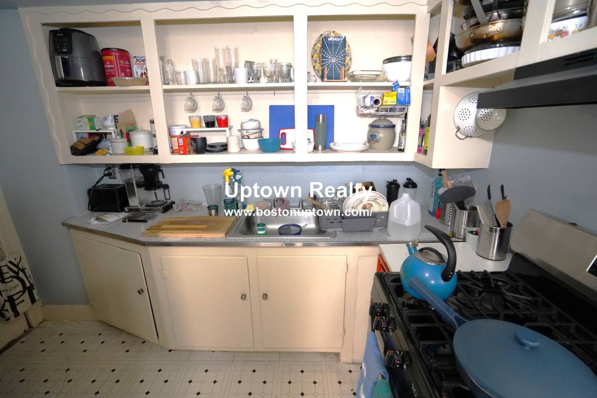 Apartment for rent at 1872 Commonwealth #7, Brighton, MA 02135