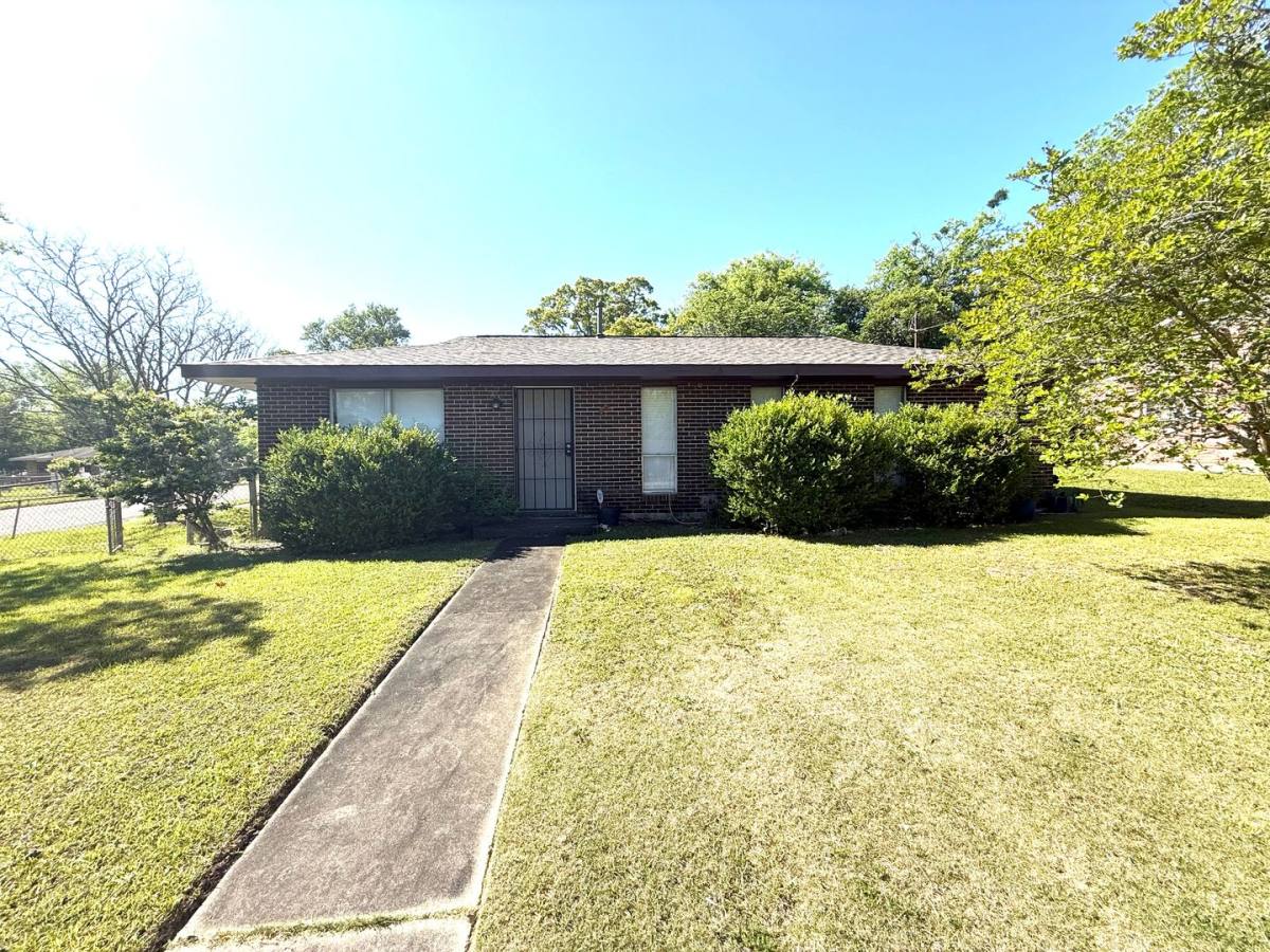 House for rent at 5190 Greensboro Dr, Montgomery, AL 36108